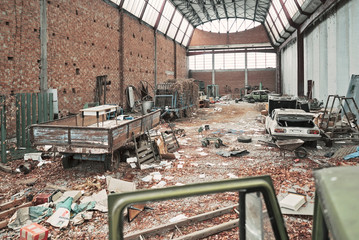 Vecchia Ditta Automobili Abbandonata