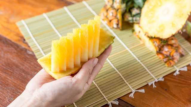 Pineapple with slices