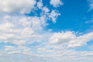Obraz premium white clouds on a blue sky