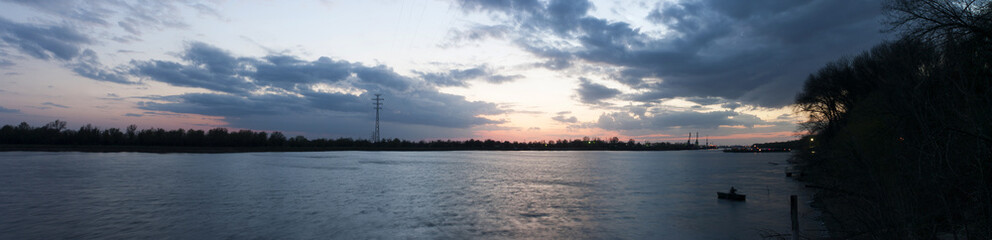 Fototapeta na wymiar Sunset at Volga river