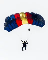 Abwaschbare Fototapete Luftsport Bunter Fallschirm