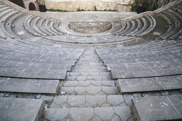 Obraz premium Grecki teatr, Teatre Grec, ogrody, zbudowany na Międzynarodową Wystawę Barcelońską w 1929 roku, amfiteatr ten został zbudowany według tradycyjnego greckiego modelu Park de Montjuic w Barcelonie.