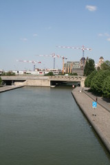 Fototapeta na wymiar Canal de la Vilette