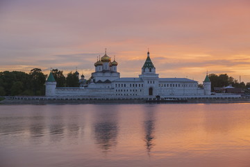 Fototapeta premium Ipatyevsky monastery at sunset