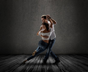 couple dancing social danse