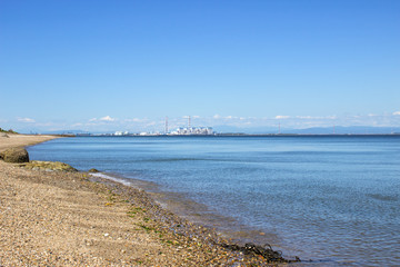 Fototapeta na wymiar 美浜の海岸から見る対岸