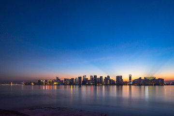 Fototapeta premium panoramic city skyline 