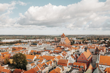 Fototapeta na wymiar Marktplatz der Stadt Greifswald von oben