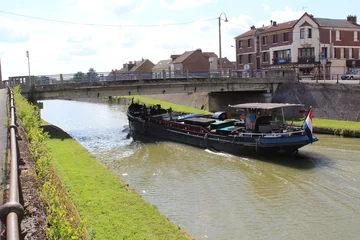 Cercles muraux Canal canal de chauny 02 aisne