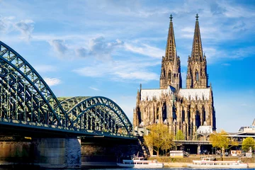 Kölner Dom bei strahlendem Sonnenschein © Günter Albers