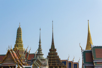 Rooftop of temple building  - Wat Phra Kaew in Bangkok   © hanohiki
