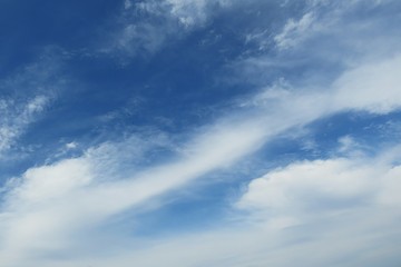 Obraz premium Beautiful cloudscape in blue sky, natural background