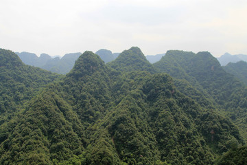 Fototapeta na wymiar Mountain scenery in hunan, China