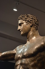 statue bronze greece antic