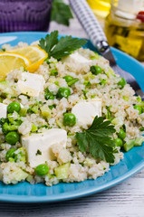 Salad of crushed cereals