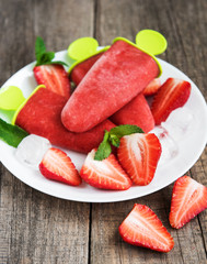 homemade strawberry ice cream