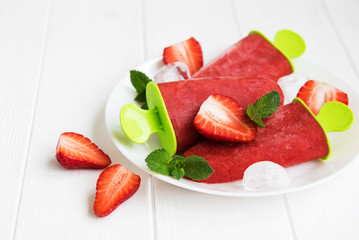 homemade strawberry ice cream