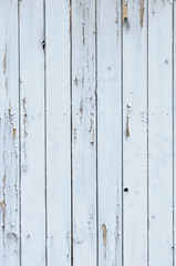 木板の色むらと剥がれ