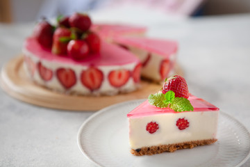 Strawberry mousse cheesecake