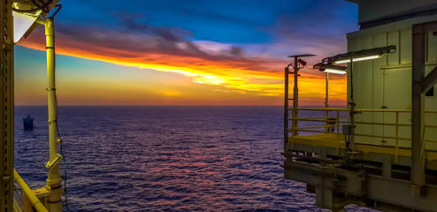 Offshore_ Sundown_ 4