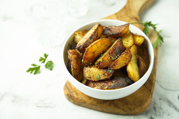 Baked potato wedges with spices