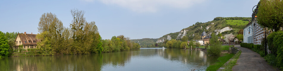 Fototapeta na wymiar Panoramic vview of the river at Les Andelys in Normandy