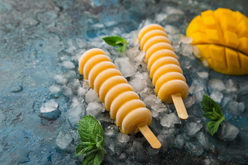 homemade mango popsicles