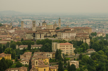 Fototapeta na wymiar Panorama Bergamo Alta