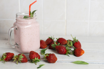 healthy strawberry smoothie