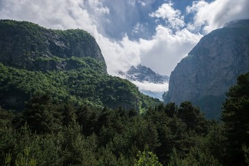 Dykhsu Gorge