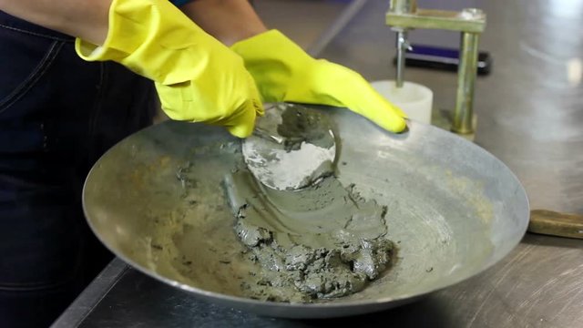Laboratory tests in production of cement and concrete