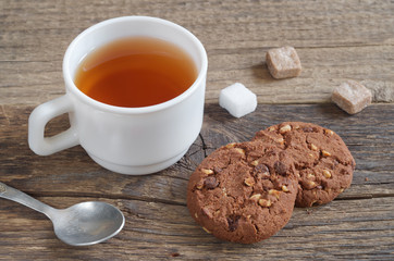 Tea and tasty chocolate cookies