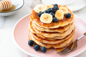 Homemade pancakes with blackberries and banana - obrazy, fototapety, plakaty