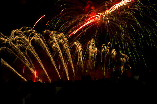Pyrotechnia รูปภาพPirotecnia – เลือกดูภาพถ่ายสต็อก เวกเตอร์ และวิดีโอ1,313 | Adobe ...