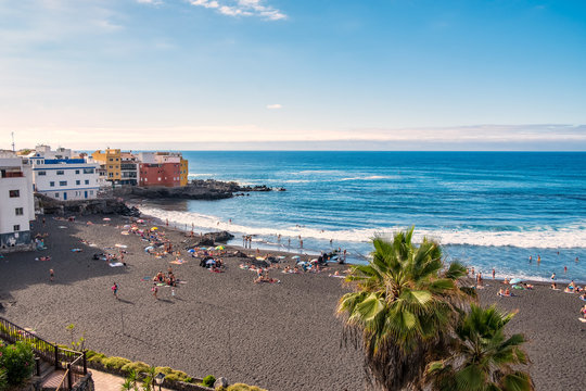 Der Playa Jardin ist der beliebteste Strand in Puerto de la Cruz auf Teneriffa.