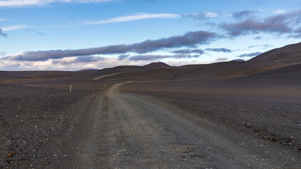 Fototapeta na wymiar Icelandic gravel road