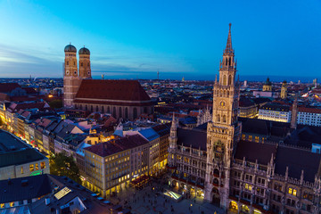 Aerial view of The New Town Hall and Marienplatz at night, Munich, Germany - obrazy, fototapety, plakaty