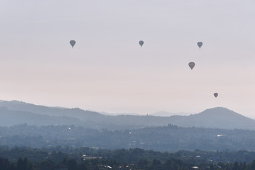 Le mongolfiere in volo nel cielo