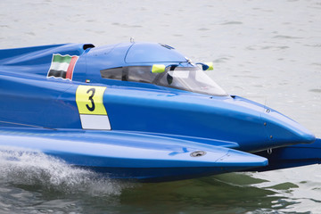 Obraz premium fast powerboat racing