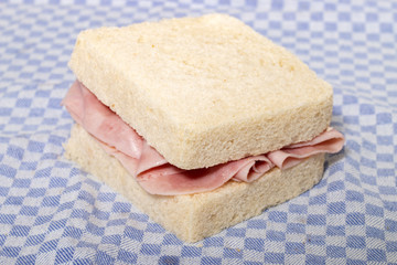 sandwich with ham