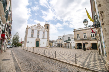 Fototapeta na wymiar main church of the city of Olhao
