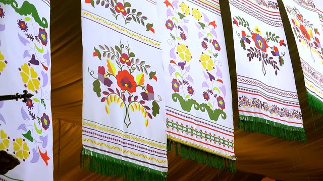 Tatar national patterns on embroidered towels.