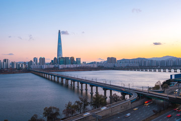Fototapeta na wymiar Nice sky with view of Seoul city skyline in South Korea