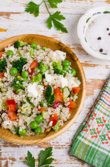 Salad of crushed cereals