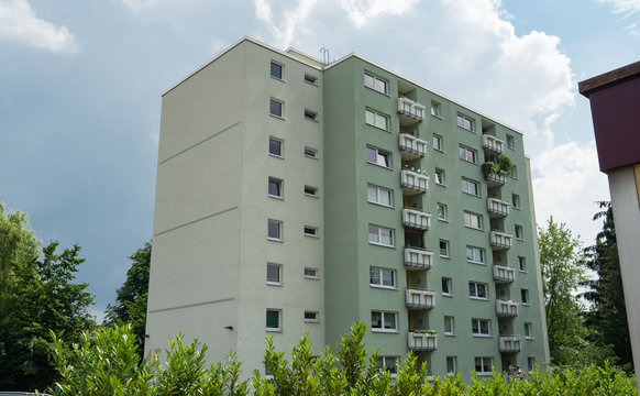 Mehrfamilienhaus