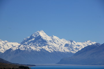 Fototapeta na wymiar Mt Cook and Lake Pukaki, New Zealand