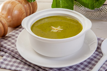 Spinach cream soup in bowl