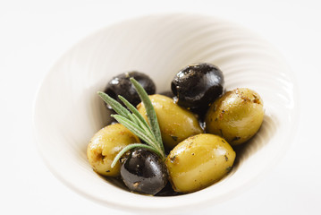 olive fruits in the bowl