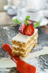 carrot cake with strawberries