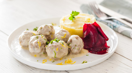 chicken meatballs with mashed potatoes and beets